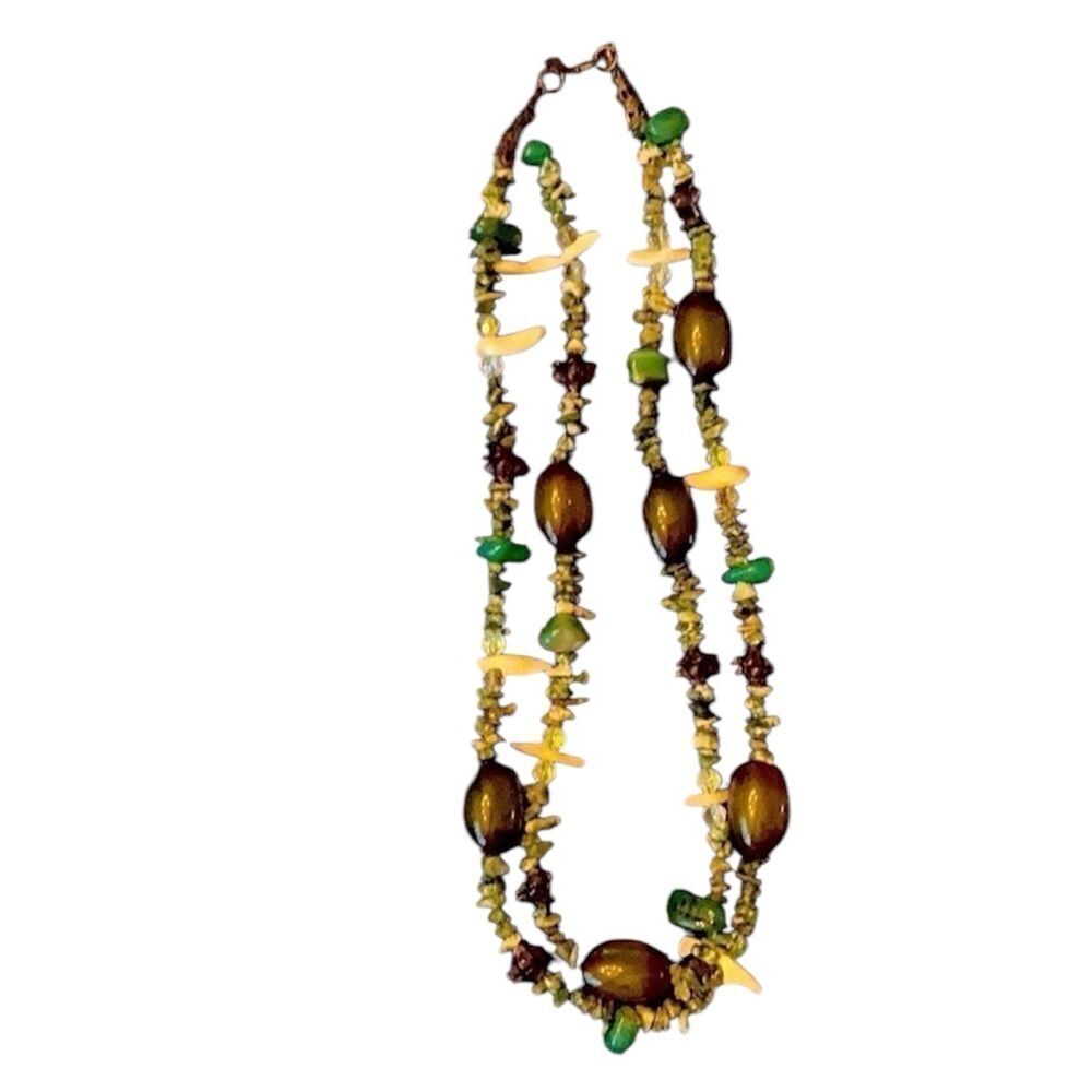 Vintage double strand green shell and bead necklace EVC